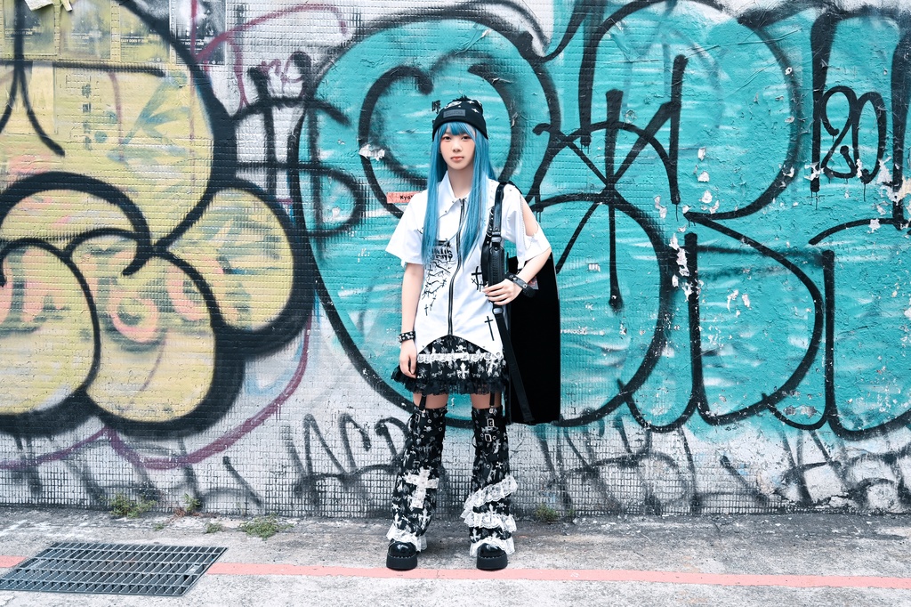 Jillpunk ビジュアル系 パンクロック バンギャ 兄系 暗闇のいばら 腕輪付き バットウィングカラー クロス柄 燕尾 穴あき 半袖 ジップアップ シャツ メンズ レディーズ ファッション おしゃれ男女兼用カッコいい