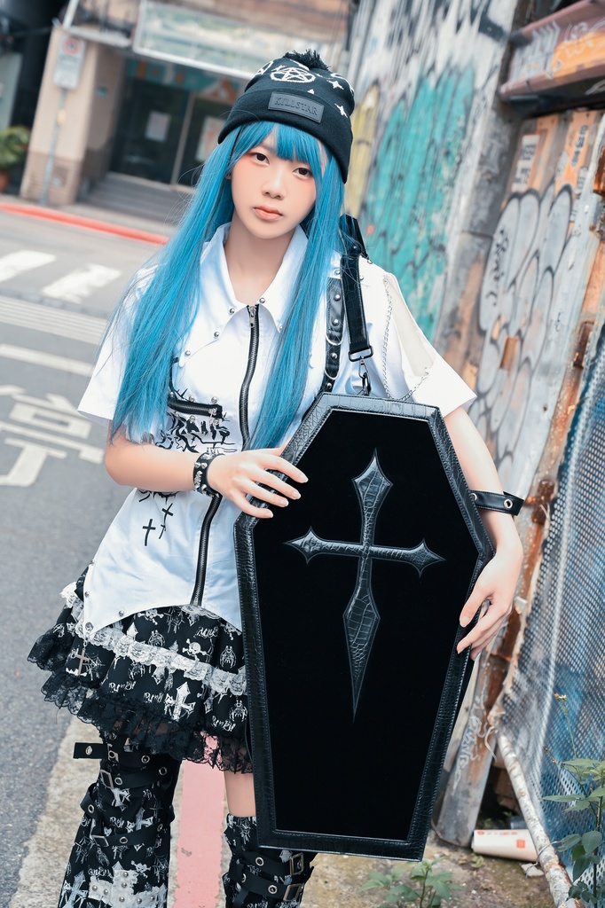 Jillpunk ビジュアル系 パンクロック バンギャ 兄系 暗闇のいばら 腕輪付き バットウィングカラー クロス柄 燕尾 穴あき 半袖 ジップアップ シャツ メンズ レディーズ ファッション おしゃれ男女兼用カッコいい