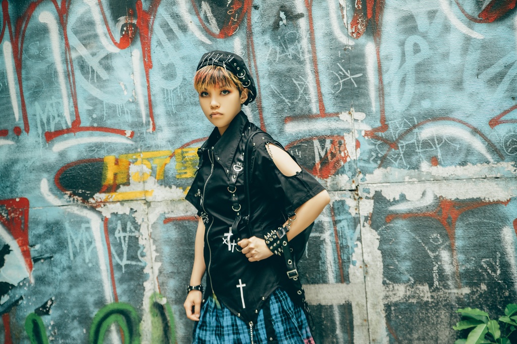 Jillpunk ビジュアル系 パンクロック バンギャ 兄系 暗闇のいばら 腕輪付き バットウィングカラー クロス柄 燕尾 穴あき 半袖 ジップアップ シャツ メンズ レディーズ ファッション おしゃれ男女兼用カッコいい