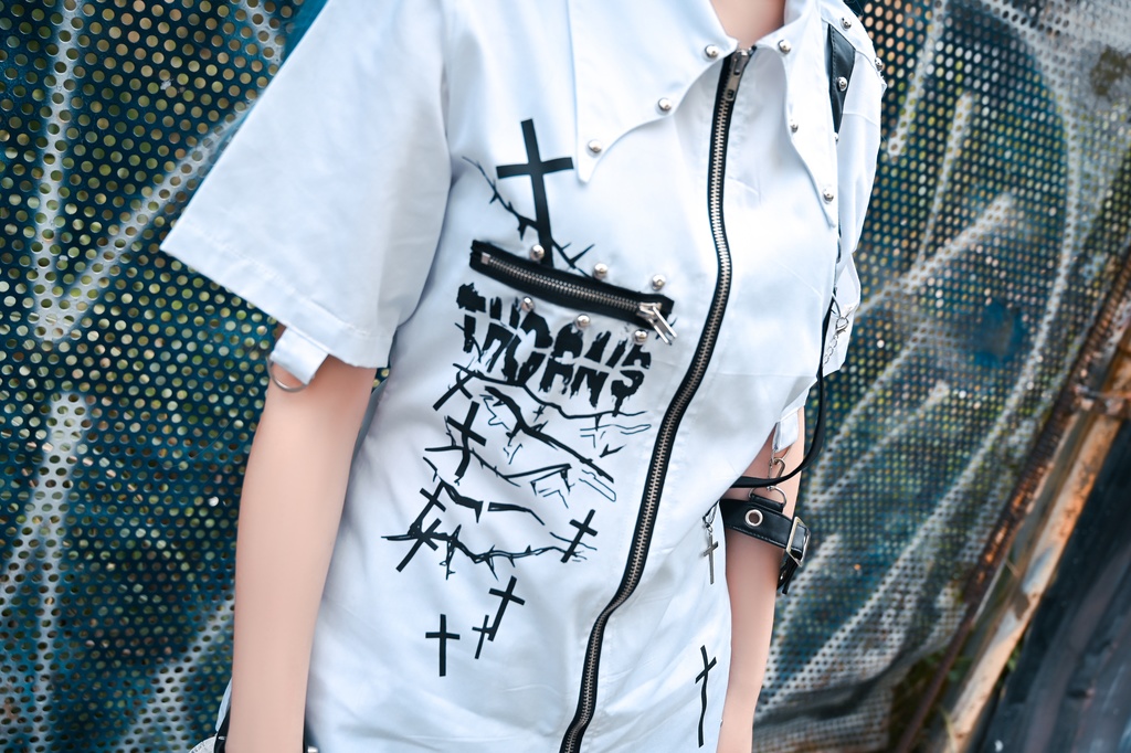 Jillpunk ビジュアル系 パンクロック バンギャ 兄系 暗闇のいばら 腕輪付き バットウィングカラー クロス柄 燕尾 穴あき 半袖 ジップアップ シャツ メンズ レディーズ ファッション おしゃれ男女兼用カッコいい