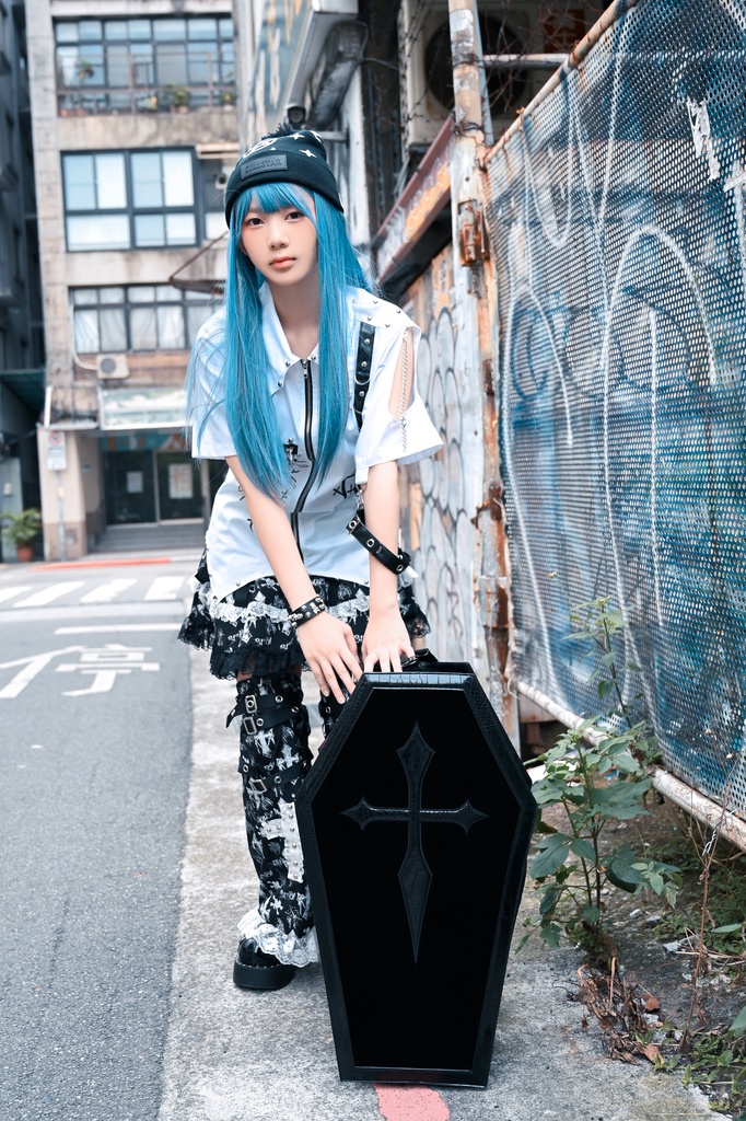 Jillpunk ビジュアル系 パンクロック バンギャ 兄系 暗闇のいばら 腕輪付き バットウィングカラー クロス柄 燕尾 穴あき 半袖 ジップアップ シャツ メンズ レディーズ ファッション おしゃれ男女兼用カッコいい