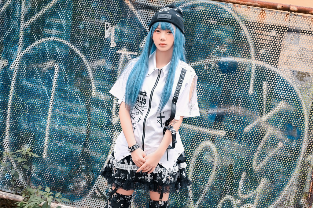 Jillpunk ビジュアル系 パンクロック バンギャ 兄系 暗闇のいばら 腕輪付き バットウィングカラー クロス柄 燕尾 穴あき 半袖 ジップアップ シャツ メンズ レディーズ ファッション おしゃれ男女兼用カッコいい