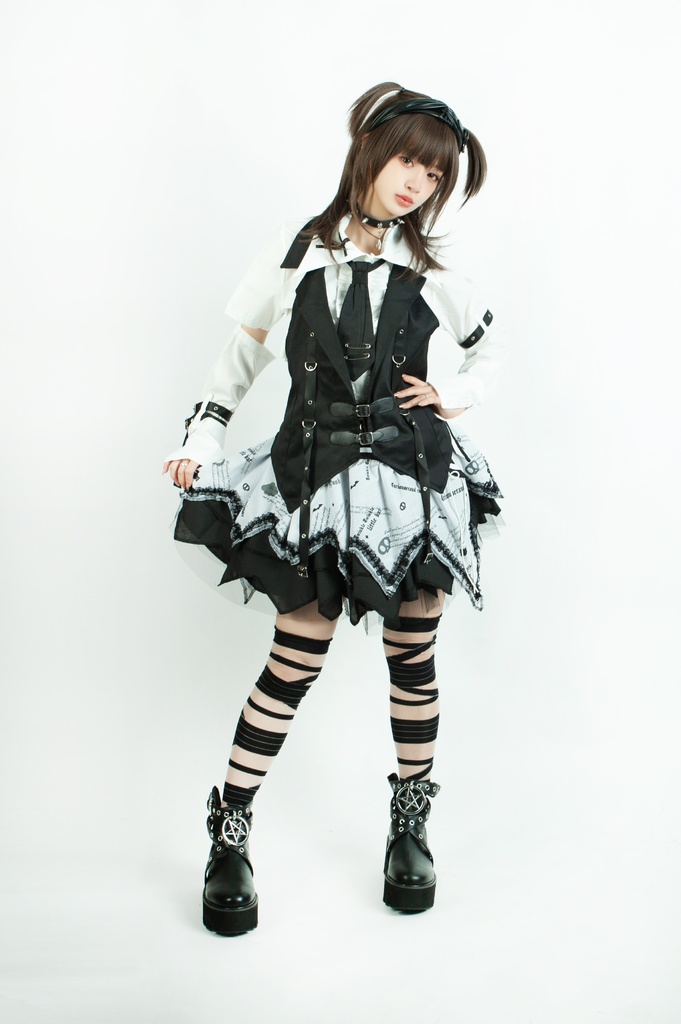 Jillpunkパンク 暗夜侵攻 ダーク系 エモパンク バンギャ ベルト付き パニエ アシンメトリー ティアード 3層ボリューム レース糸 ショートスカート オリジナルスタイル レディーズ V系 おしゃれ カッコいい