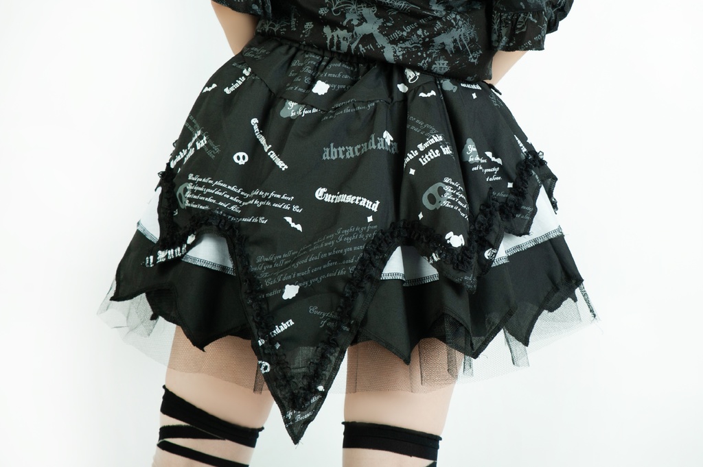 Jillpunkパンク 暗夜侵攻 ダーク系 エモパンク バンギャ ベルト付き パニエ アシンメトリー ティアード 3層ボリューム レース糸 ショートスカート オリジナルスタイル レディーズ V系 おしゃれ カッコいい