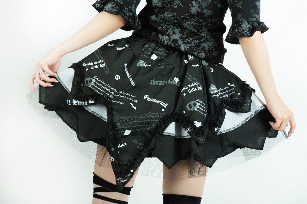 Jillpunkパンク 暗夜侵攻 ダーク系 エモパンク バンギャ ベルト付き パニエ アシンメトリー ティアード 3層ボリューム レース糸 ショートスカート オリジナルスタイル レディーズ V系 おしゃれ カッコいい