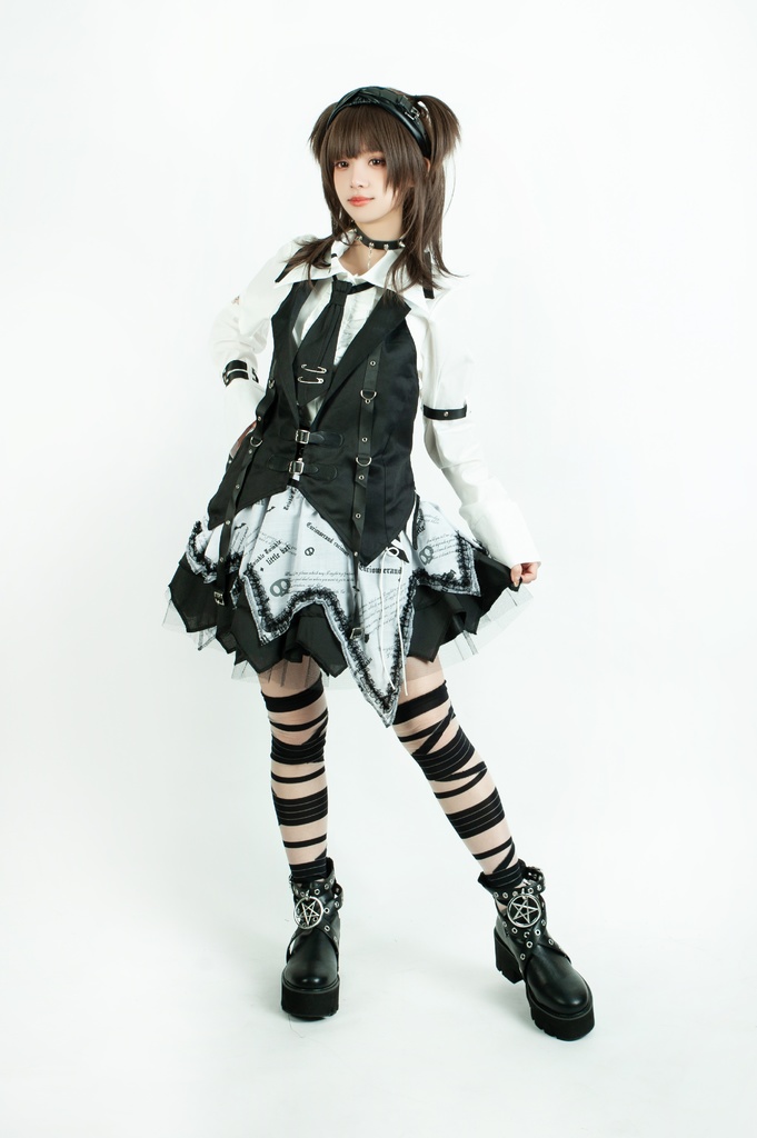 Jillpunkパンク 暗夜侵攻 ダーク系 エモパンク バンギャ ベルト付き パニエ アシンメトリー ティアード 3層ボリューム レース糸 ショートスカート オリジナルスタイル レディーズ V系 おしゃれ カッコいい