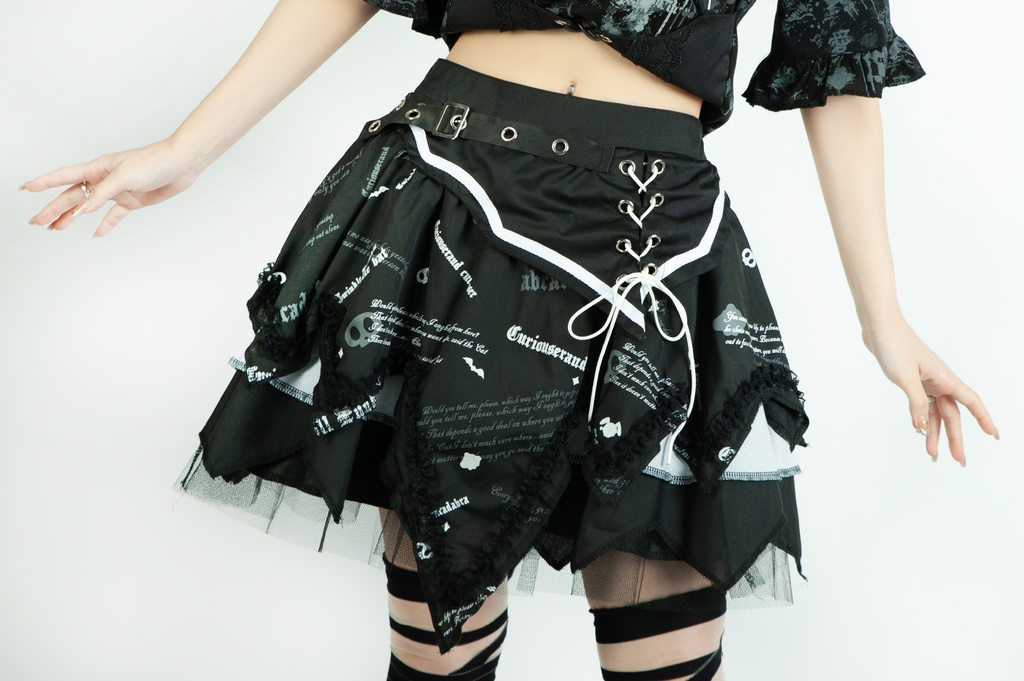Jillpunkパンク 暗夜侵攻 ダーク系 エモパンク バンギャ ベルト付き パニエ アシンメトリー ティアード 3層ボリューム レース糸 ショートスカート オリジナルスタイル レディーズ V系 おしゃれ カッコいい