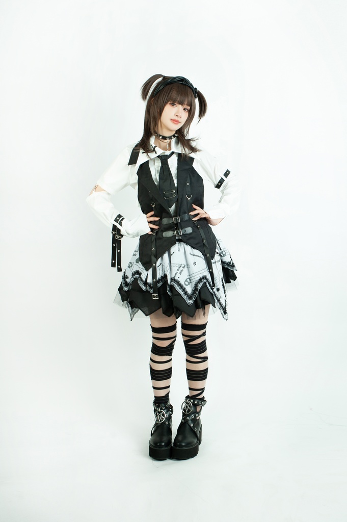 Jillpunkパンク 暗夜侵攻 ダーク系 エモパンク バンギャ ベルト付き パニエ アシンメトリー ティアード 3層ボリューム レース糸 ショートスカート オリジナルスタイル レディーズ V系 おしゃれ カッコいい