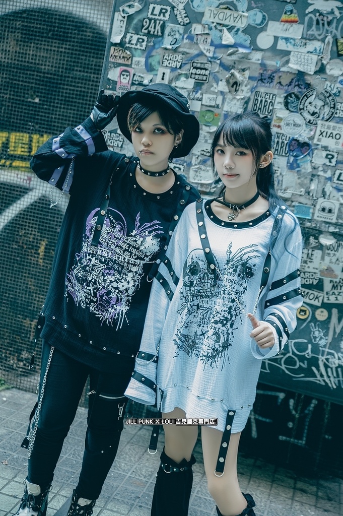 Jillpunk ボンデッジ風 王道パンク V系 デビル樣本 ドクロプリント スダッズハーネスベルト 鎖チェーン付き ゆったり 拘束服 長袖Tシャツ カットソー オリジナル パンク メンズ レディーズ おしゃれ男女兼用ファッション カッコいい