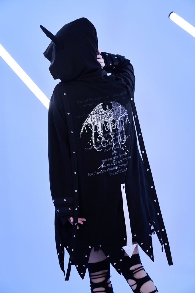 Jillpunkパンクロック ヴィジュアル系 囚われの天使 ゆったり 鎖チェーン 角付き クロス羽根モチーフ アシンメトリー 長袖パーカーコート カットソー オリジナル メンズ レディー V系 おしゃれ V系 男女兼用ファッション