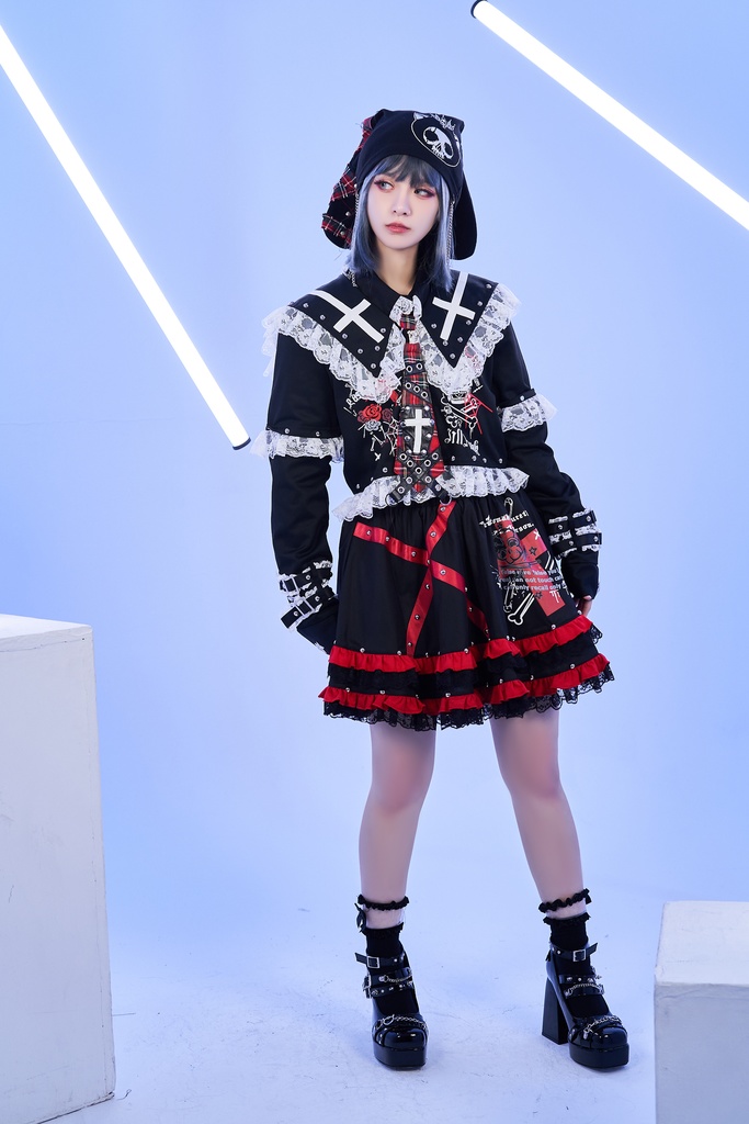 Jillpunkパンク フィクション呪文 ダーク系 エモパンク バンギャ ドクロ十字柄 ティアード 2層ボリューム レースへム Aライン ショートスカート オリジナルスタイル レディーズ V系 おしゃれ カッコいい