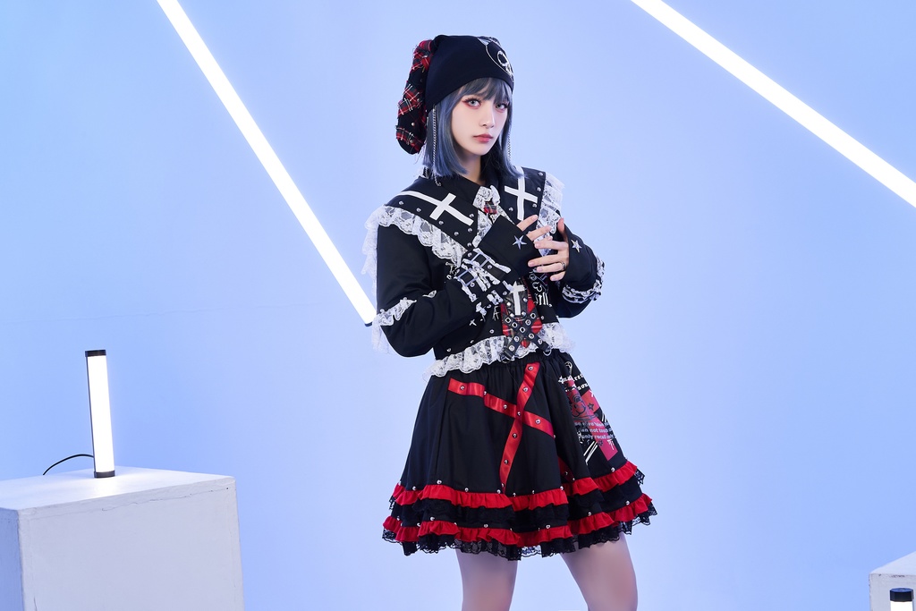 Jillpunkパンク フィクション呪文 ダーク系 エモパンク バンギャ ドクロ十字柄 ティアード 2層ボリューム レースへム Aライン ショートスカート オリジナルスタイル レディーズ V系 おしゃれ カッコいい