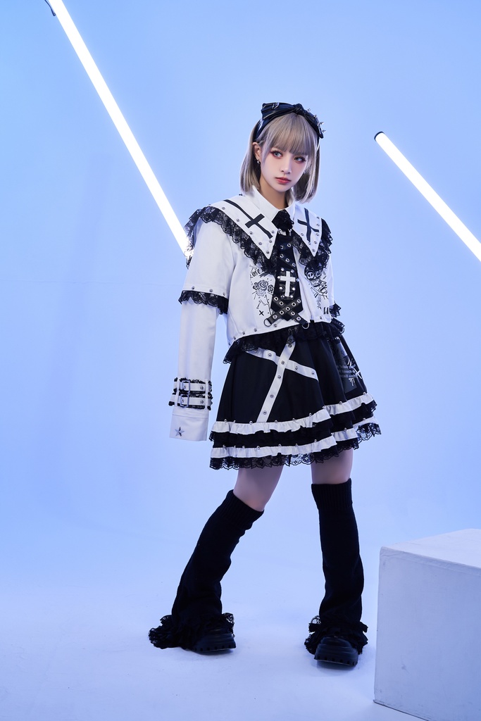 Jillpunkパンク フィクション呪文 ダーク系 エモパンク バンギャ ドクロ十字柄 ティアード 2層ボリューム レースへム Aライン ショートスカート オリジナルスタイル レディーズ V系 おしゃれ カッコいい