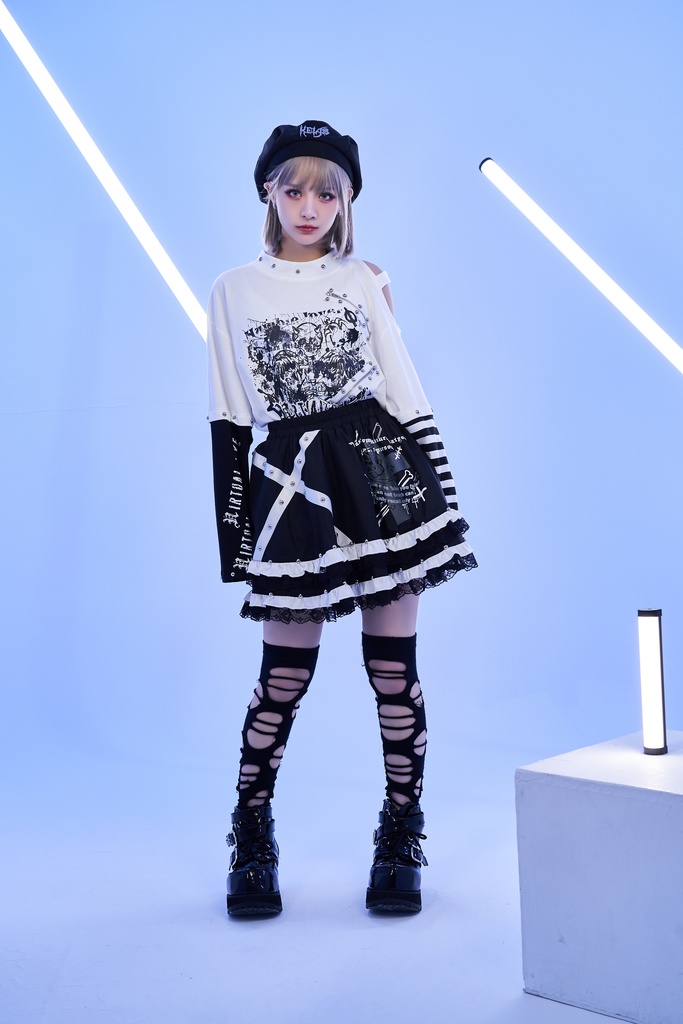 Jillpunkパンク フィクション呪文 ダーク系 エモパンク バンギャ ドクロ十字柄 ティアード 2層ボリューム レースへム Aライン ショートスカート オリジナルスタイル レディーズ V系 おしゃれ カッコいい