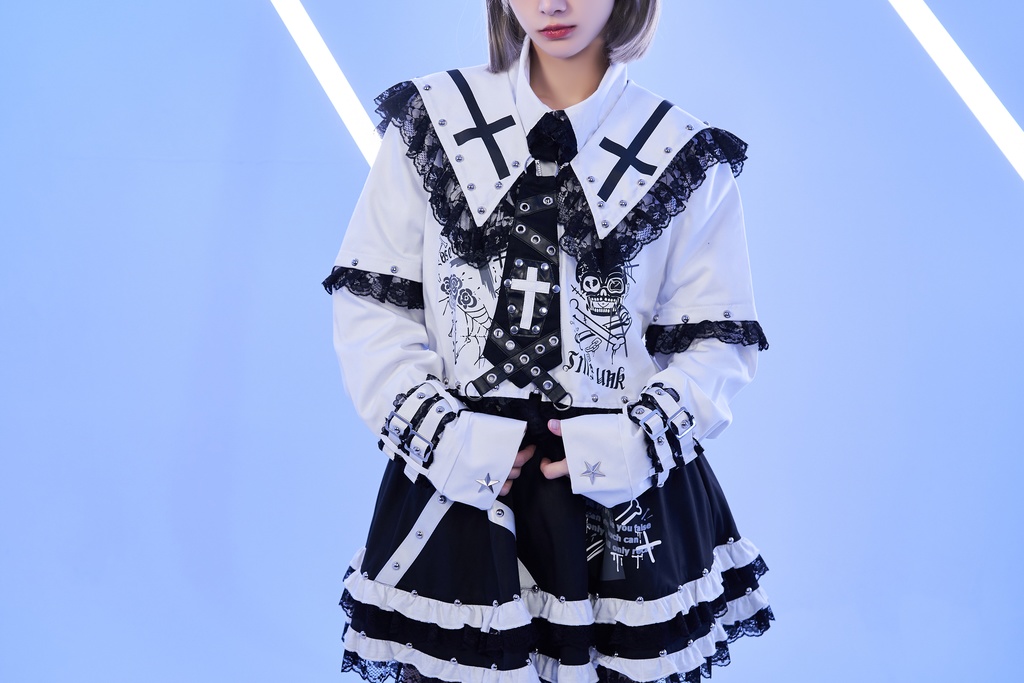 Jillpunkパンク フィクション呪文 ダーク系 エモパンク バンギャ 十字ドクロ柄 レースへム セーラー服 スター形スダッズ細工 袖取り外し2WAY ショート丈 ジップアップジャケット オリジナルスタイル レディーズ V系 おしゃれ カッコいい