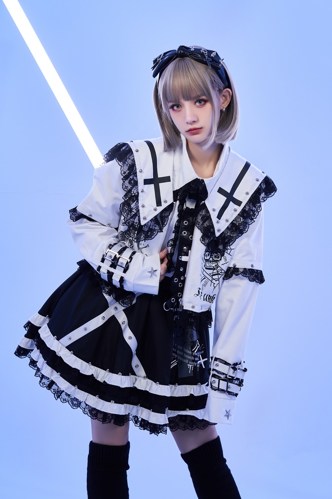 Jillpunkパンク フィクション呪文 ダーク系 エモパンク バンギャ 十字ドクロ柄 レースへム セーラー服 スター形スダッズ細工 袖取り外し2WAY ショート丈 ジップアップジャケット オリジナルスタイル レディーズ V系 おしゃれ カッコいい