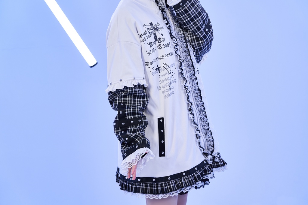 Jillpunk可愛いパンク 放浪バンギャ ダーク系 エモパンク タータンチェック柄 フリル レースへム スダッズ細工 長袖 ジップアップ猫耳パーカー フード付きジャケット オリジナルスタイル レディーズ V系 おしゃれ カッコいい