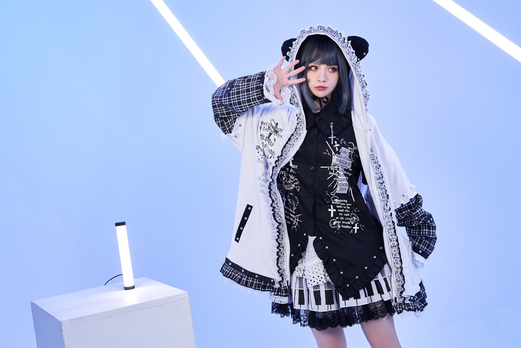 Jillpunk可愛いパンク 放浪バンギャ ダーク系 エモパンク タータンチェック柄 フリル レースへム スダッズ細工 長袖 ジップアップ猫耳パーカー フード付きジャケット オリジナルスタイル レディーズ V系 おしゃれ カッコいい