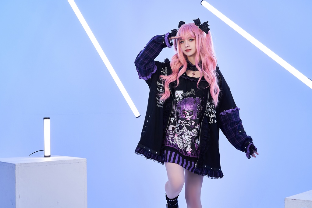 Jillpunk可愛いパンク 放浪バンギャ ダーク系 エモパンク タータンチェック柄 フリル レースへム スダッズ細工 長袖 ジップアップ猫耳パーカー フード付きジャケット オリジナルスタイル レディーズ V系 おしゃれ カッコいい