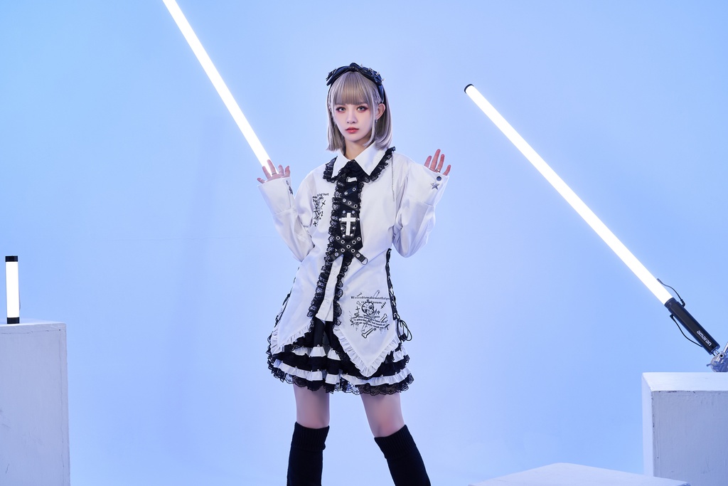 Jillpunkゴシック 衣装 派手カワ フィクション呪文 ダーク系 エモパンク バンギャ ドクロ柄 フリルレースへム コルセットピアス ランタンスリーブ ドレスシャツ 長袖ブラウス オリジナルスタイル レディーズ V系 おしゃれ カッコいい