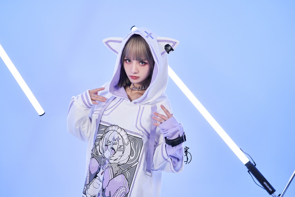 Jillpunkアニメ 秋葉系 萌え 二次コン Soresakiコラボ 古びた屋敷のメイド 重ね着風 顔文字刺繡 長袖 猫耳パーカー ゆったり メンズ レディー 可愛いおしゃれ大きいサイズ男女兼用ファッション原宿