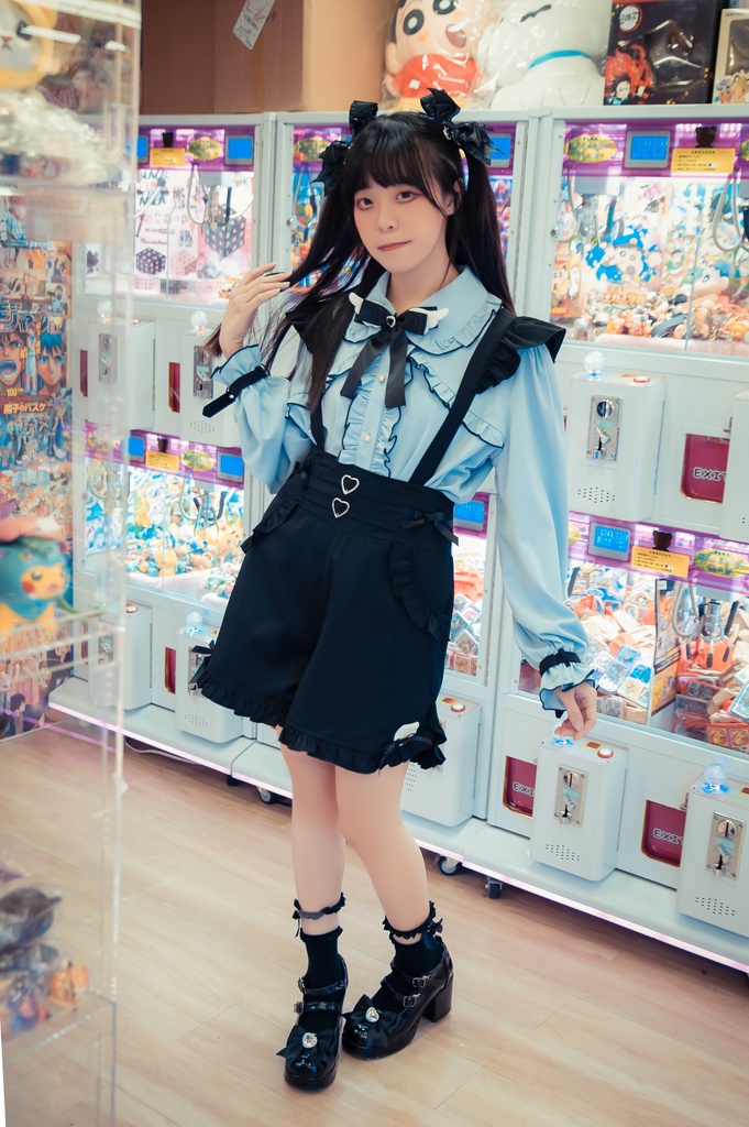 Jillpunk 量産型 天使界隈 ゆめかわ ロリータ 水色の天使 蝶ネクタイ 腕ベルト付き フリル 無地長袖ブラウス パフスリーブ 人造パールボダン ドレスシャツ ハートバックルベルト付き ウィング飾り ハイウェスト フリル キュロット サスペンダーショーツ ショート丈パンツ 可愛い おしゃれ ファッション萌え 秋葉原