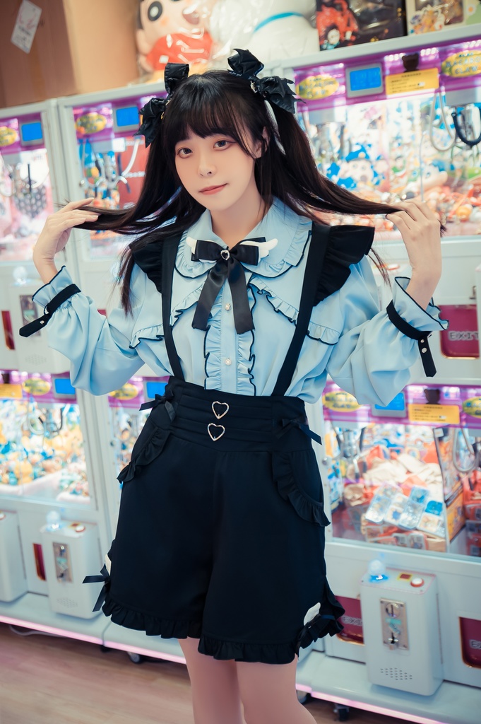 Jillpunk 量産型 天使界隈 ゆめかわ ロリータ 水色の天使 蝶ネクタイ 腕ベルト付き フリル 無地長袖ブラウス パフスリーブ 人造パールボダン ドレスシャツ ハートバックルベルト付き ウィング飾り ハイウェスト フリル キュロット サスペンダーショーツ ショート丈パンツ 可愛い おしゃれ ファッション萌え 秋葉原