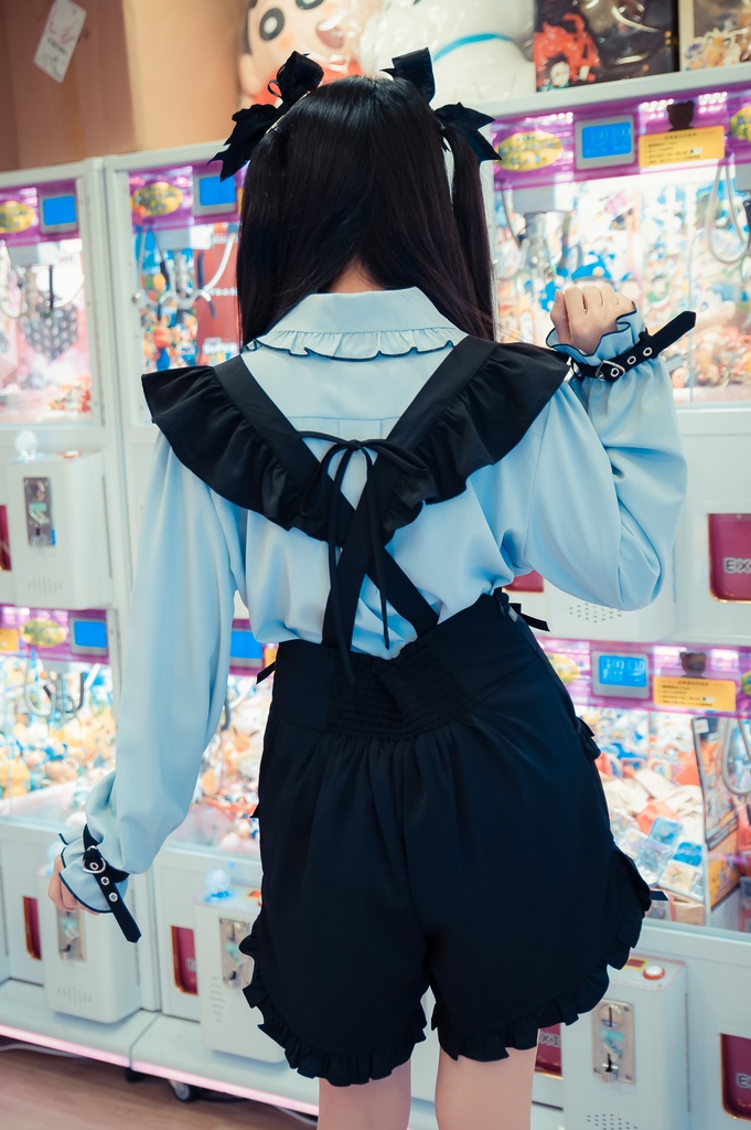 Jillpunk 量産型 天使界隈 ゆめかわ ロリータ 水色の天使 蝶ネクタイ 腕ベルト付き フリル 無地長袖ブラウス パフスリーブ 人造パールボダン ドレスシャツ ハートバックルベルト付き ウィング飾り ハイウェスト フリル キュロット サスペンダーショーツ ショート丈パンツ 可愛い おしゃれ ファッション萌え 秋葉原