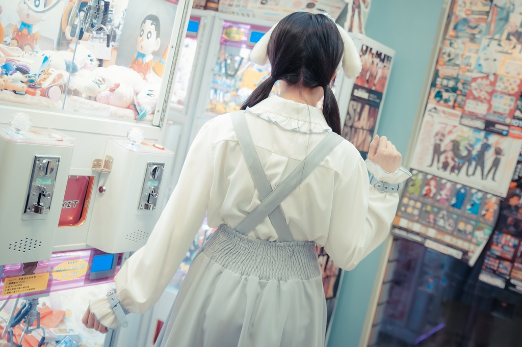 Jillpunk 量産型 天使界隈 ゆめかわ ロリータ 水色の天使 蝶ネクタイ 腕ベルト付き フリル 無地長袖ブラウス パフスリーブ 人造パールボダン ドレスシャツ ハートバックルベルト付き ウィング飾り ハイウェスト フリル キュロット サスペンダーショーツ ショート丈パンツ 可愛い おしゃれ ファッション萌え 秋葉原