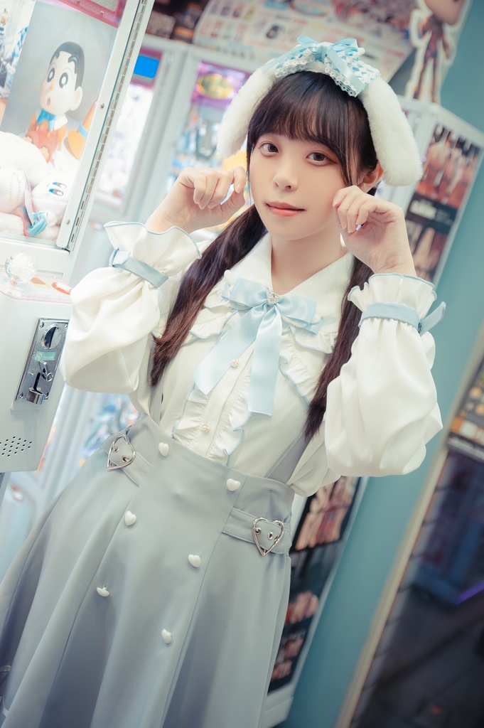 Jillpunk 量産型 天使界隈 ゆめかわ ロリータ 水色の天使 蝶ネクタイ 腕ベルト付き フリル 無地長袖ブラウス パフスリーブ 人造パールボダン ドレスシャツ ハートバックルベルト付き ウィング飾り ハイウェスト フリル キュロット サスペンダーショーツ ショート丈パンツ 可愛い おしゃれ ファッション萌え 秋葉原