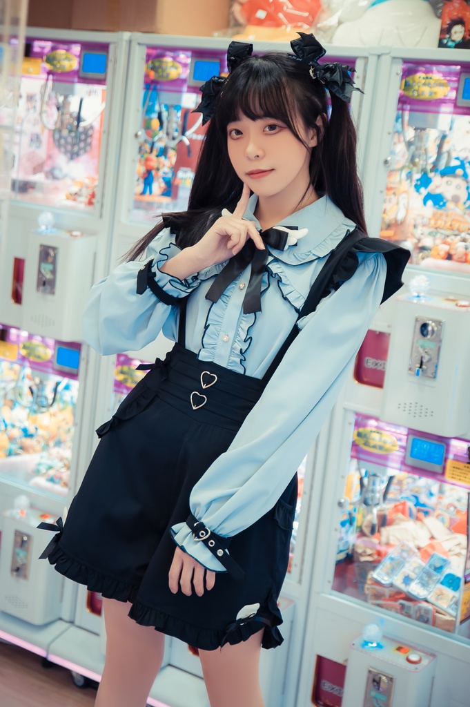 Jillpunk 量産型 天使界隈 ゆめかわ ロリータ 水色の天使 蝶ネクタイ 腕ベルト付き フリル 無地長袖ブラウス パフスリーブ 人造パールボダン ドレスシャツ ハートバックルベルト付き ウィング飾り ハイウェスト フリル キュロット サスペンダーショーツ ショート丈パンツ 可愛い おしゃれ ファッション萌え 秋葉原