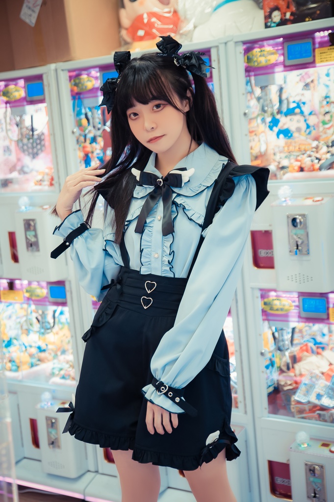 Jillpunk 量産型 天使界隈 ゆめかわ ロリータ 水色の天使 蝶ネクタイ 腕ベルト付き フリル 無地長袖ブラウス パフスリーブ 人造パールボダン ドレスシャツ ハートバックルベルト付き ウィング飾り ハイウェスト フリル キュロット サスペンダーショーツ ショート丈パンツ 可愛い おしゃれ ファッション萌え 秋葉原