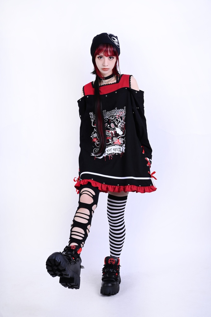 Jillpunk 病みカワ かわいい サブカル デュラハンベアー クマ柄 オフショルダー 肩出し フリルヘム リボンレース ゆったり 長袖Tシャツ カットソー 原宿系 可愛いパンク 個性的 動物 おしゃれ ファッション萌え