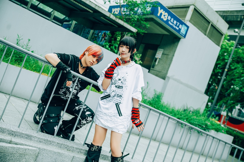 Jillpunk パンクロック V系 バンギャ 囚徒転生 羽柄 チャック スダッズ細工 カットアウト ダメージ加工 ゆったり 半袖Tシャツ カットソー オリジナル メンズ レディーズ おしゃれ男女兼用 お洒落 ファッション カッコいい