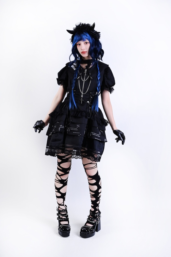 Jillpunkハロウィン 派手ゴシック クール系 ダーク風 枝つき燭台 コウモリ襟 コルセットピアス クロスチャーム 鎖チェーン付き フリルレース スリーブレス ベストドレス ワンピース ゴシックロリータ フェミニン おしゃれ ファッション オリジナル