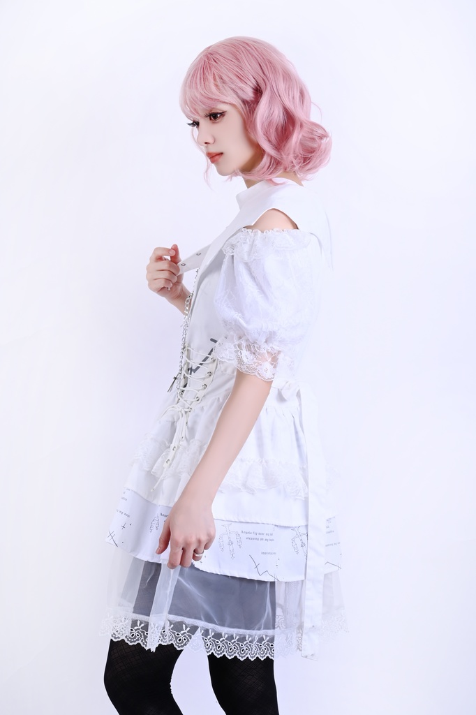 Jillpunkハロウィン 派手ゴシック クール系 ダーク風 枝つき燭台 コウモリ襟 コルセットピアス クロスチャーム 鎖チェーン付き フリルレース スリーブレス ベストドレス ワンピース ゴシックロリータ フェミニン おしゃれ ファッション オリジナル