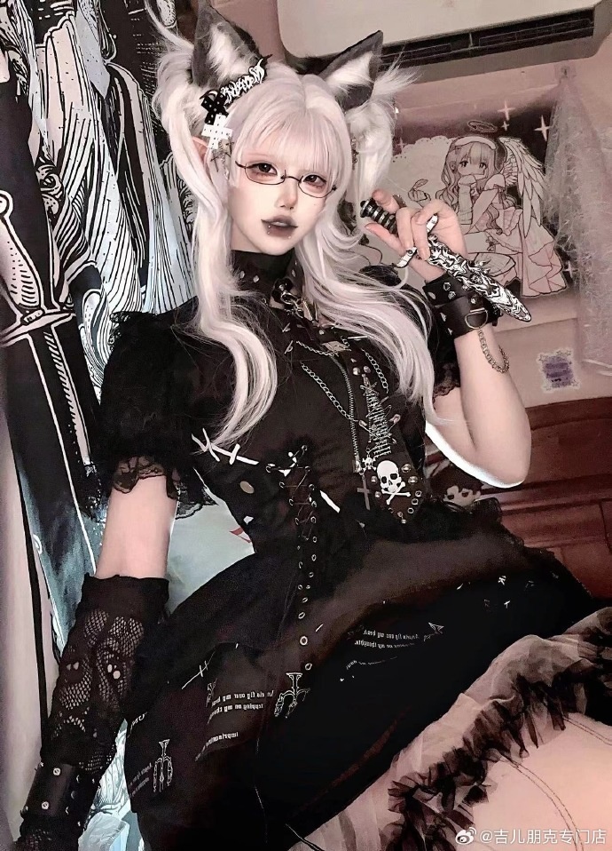 Jillpunkハロウィン 派手ゴシック クール系 ダーク風 枝つき燭台 コウモリ襟 コルセットピアス クロスチャーム 鎖チェーン付き フリルレース スリーブレス ベストドレス ワンピース ゴシックロリータ フェミニン おしゃれ ファッション オリジナル