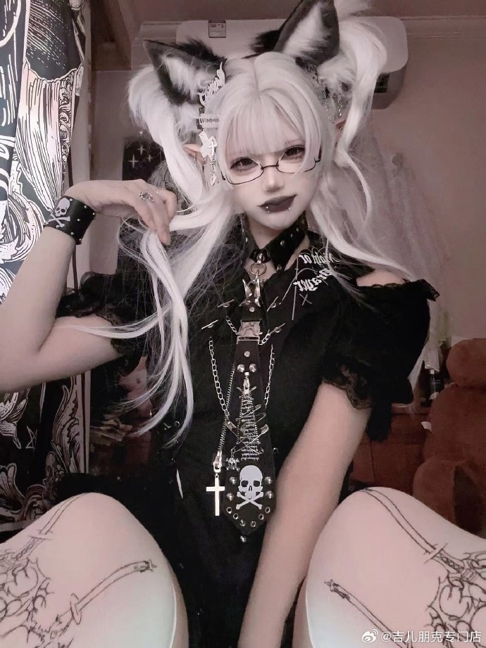 Jillpunkハロウィン 派手ゴシック クール系 ダーク風 枝つき燭台 コウモリ襟 コルセットピアス クロスチャーム 鎖チェーン付き フリルレース スリーブレス ベストドレス ワンピース ゴシックロリータ フェミニン おしゃれ ファッション オリジナル