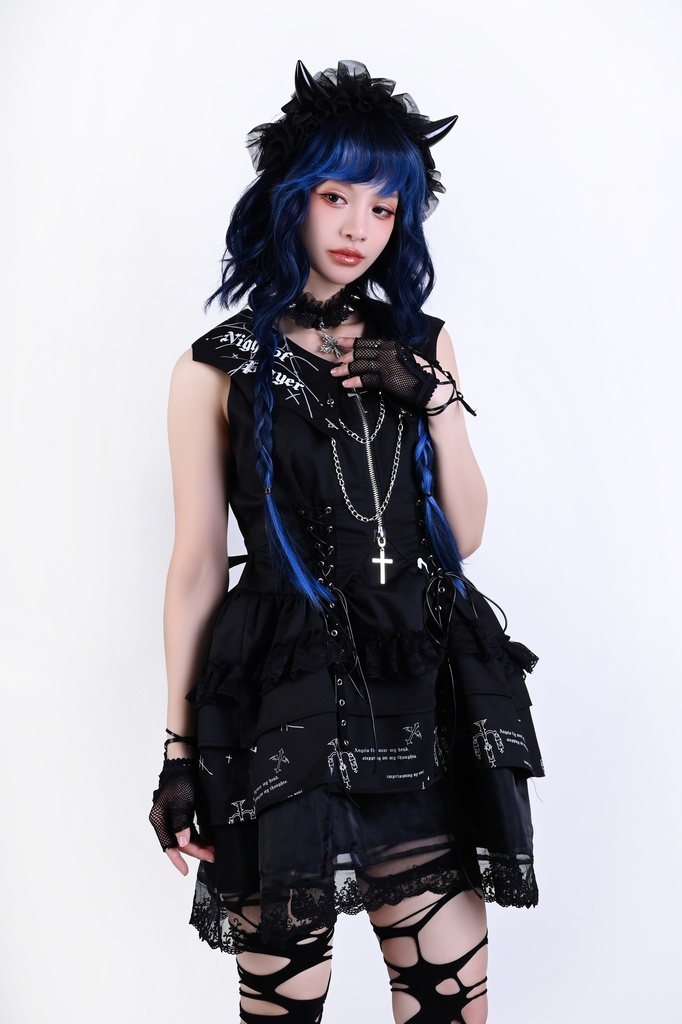 Jillpunkハロウィン 派手ゴシック クール系 ダーク風 枝つき燭台 コウモリ襟 コルセットピアス クロスチャーム 鎖チェーン付き フリルレース スリーブレス ベストドレス ワンピース ゴシックロリータ フェミニン おしゃれ ファッション オリジナル