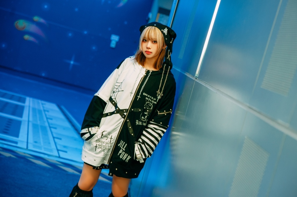 Jillpunkハロウィン 可愛いパンク 禁断の果実 パンク ヴィジュアル系 クロスチャーム 鎖チェーン付き 蜘蛛の巣柄 ゆったり 取り外し可能な袖 兎耳 長袖パーカー フード付きジャケット オリジナル メンズ レディー V系 おしゃれ 男女兼用ファッション