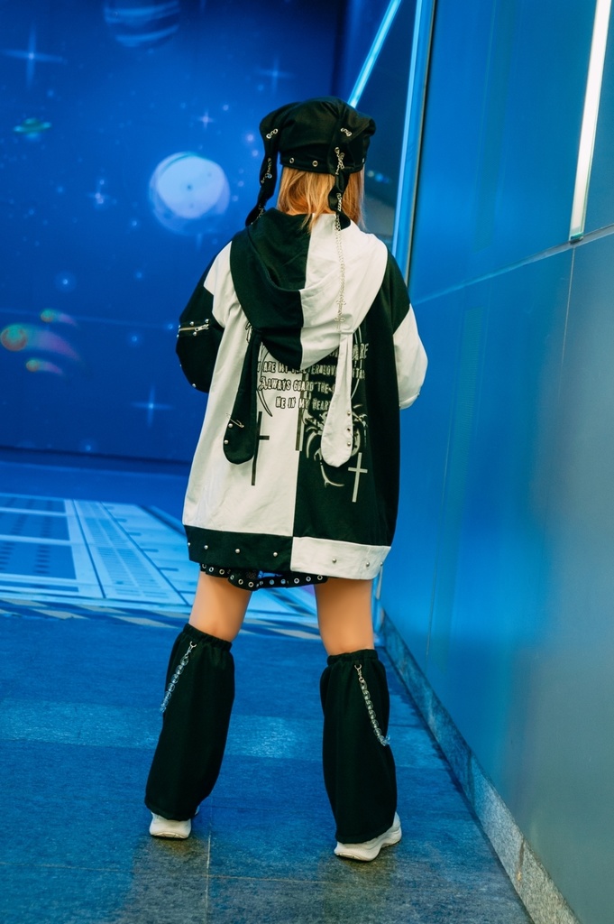 Jillpunkハロウィン 可愛いパンク 禁断の果実 パンク ヴィジュアル系 クロスチャーム 鎖チェーン付き 蜘蛛の巣柄 ゆったり 取り外し可能な袖 兎耳 長袖パーカー フード付きジャケット オリジナル メンズ レディー V系 おしゃれ 男女兼用ファッション