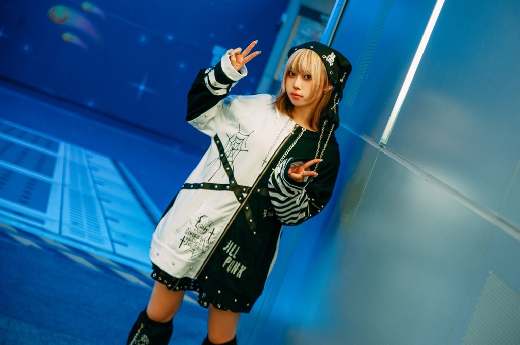 Jillpunkハロウィン 可愛いパンク 禁断の果実 パンク ヴィジュアル系 クロスチャーム 鎖チェーン付き 蜘蛛の巣柄 ゆったり 取り外し可能な袖 兎耳 長袖パーカー フード付きジャケット オリジナル メンズ レディー V系 おしゃれ 男女兼用ファッション