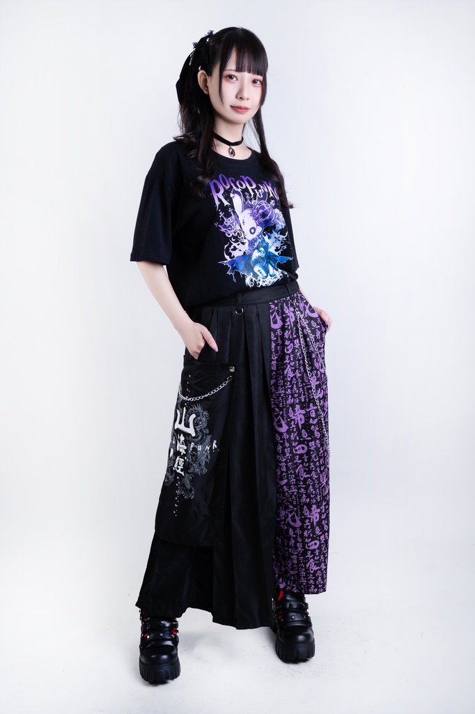 Jillpunk中華モード チャイナ風 山海経奇談 浪人侍 ドレープ袴 ゆるい 漢字書道柄 鎖チェーン付き 取り外し可能なパッチ ワイドバギー剣道パンツ プリーツロング丈ズボン オリジナルパンク メンズ レディース V系 秋葉系 おしゃれ ヴィジュアル系 このページを検索