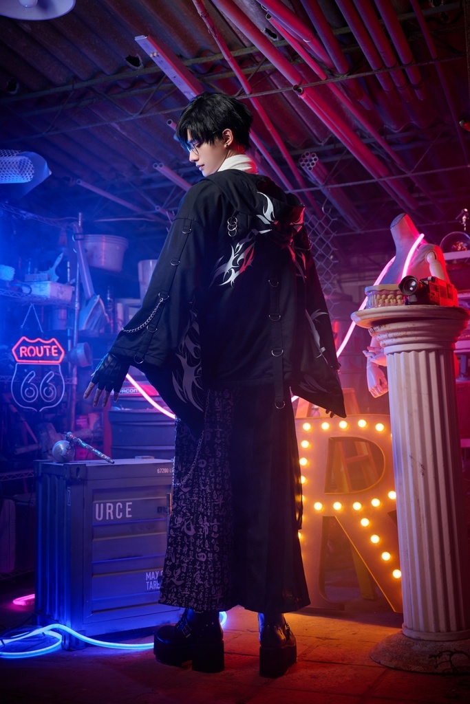 Jillpunk中華モード チャイナ風 山海経奇談 浪人侍 ドレープ袴 ゆるい 漢字書道柄 鎖チェーン付き 取り外し可能なパッチ ワイドバギー剣道パンツ プリーツロング丈ズボン オリジナルパンク メンズ レディース V系 秋葉系 おしゃれ ヴィジュアル系 このページを検索