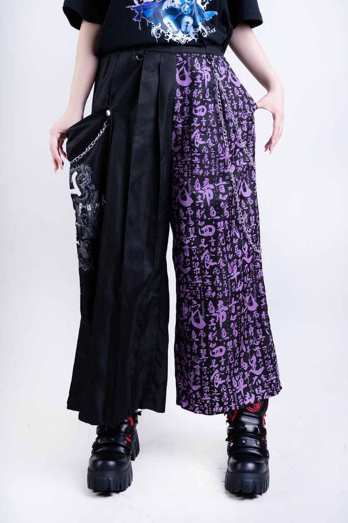 Jillpunk中華モード チャイナ風 山海経奇談 浪人侍 ドレープ袴 ゆるい 漢字書道柄 鎖チェーン付き 取り外し可能なパッチ ワイドバギー剣道パンツ プリーツロング丈ズボン オリジナルパンク メンズ レディース V系 秋葉系 おしゃれ ヴィジュアル系 このページを検索