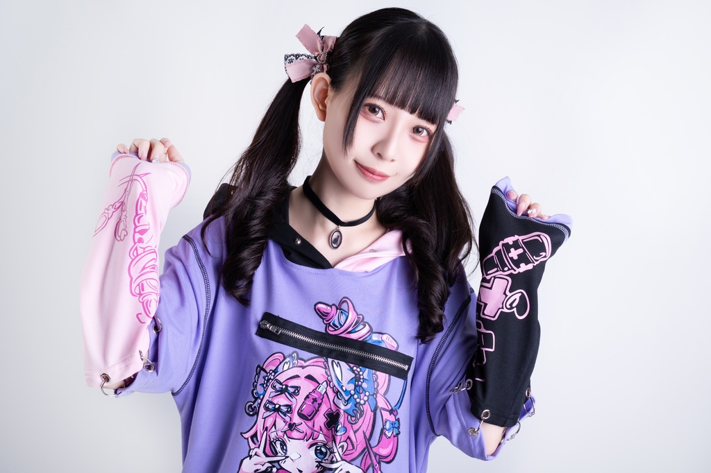 Jillpunk台湾刺青師𝐋𝐀𝐍 𝐋𝐀𝐍 小海綿綿コラボ シャンプー戦士 コントラスト色 個性的 イラスト メンヘラ 派手カワ チャックキーホール アームカバー付き ゆったり 半袖パーカー 美少女 オリジナル 可愛い おしゃれ ファッション 原宿系