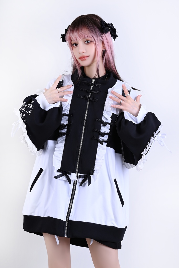 Jillpunk台湾刺青師hojia.desuneコラボ アニメ界隈 天使の処方箋 地雷系 水色系統 イラスト メンヘラ 派手カワ チャイナボタン リボン付き フリル ゆったり 長袖ジャケット 美少女 オリジナル 天使可愛い おしゃれ ファッション 原宿系