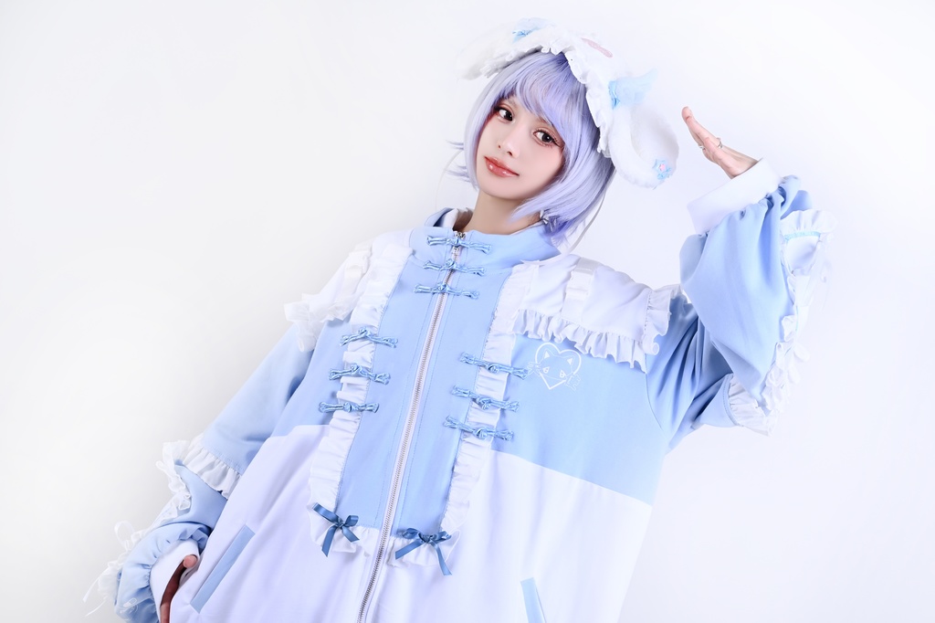 Jillpunk台湾刺青師hojia.desuneコラボ アニメ界隈 天使の処方箋 地雷系 水色系統 イラスト メンヘラ 派手カワ チャイナボタン リボン付き フリル ゆったり 長袖ジャケット 美少女 オリジナル 天使可愛い おしゃれ ファッション 原宿系