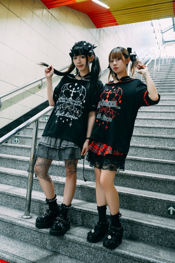 Jillpunk 和洋折衷 ヤンキーJK ゴシック 最後の晩宴 タータンチェック柄 コルセットピアス レースアップ 蝶ネクタイ付き セーラー服 半袖カットソー 男女兼用 オリジナル メンズ レディーカッコいい おしゃれ 男女兼用ファッション