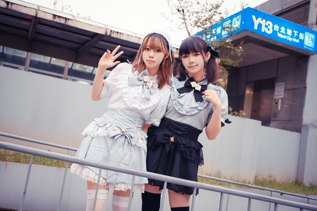 Jillpunk 量産型 天使界隈 ロリータ 魔法少女 星海奇遇 蝶ネクタイ付き 重ね着風 フリル レースアップ ハイウェスト 半袖ワンピース シャツドレス オリジナル 姫系 可愛い おしゃれ ファッション萌え 秋葉原